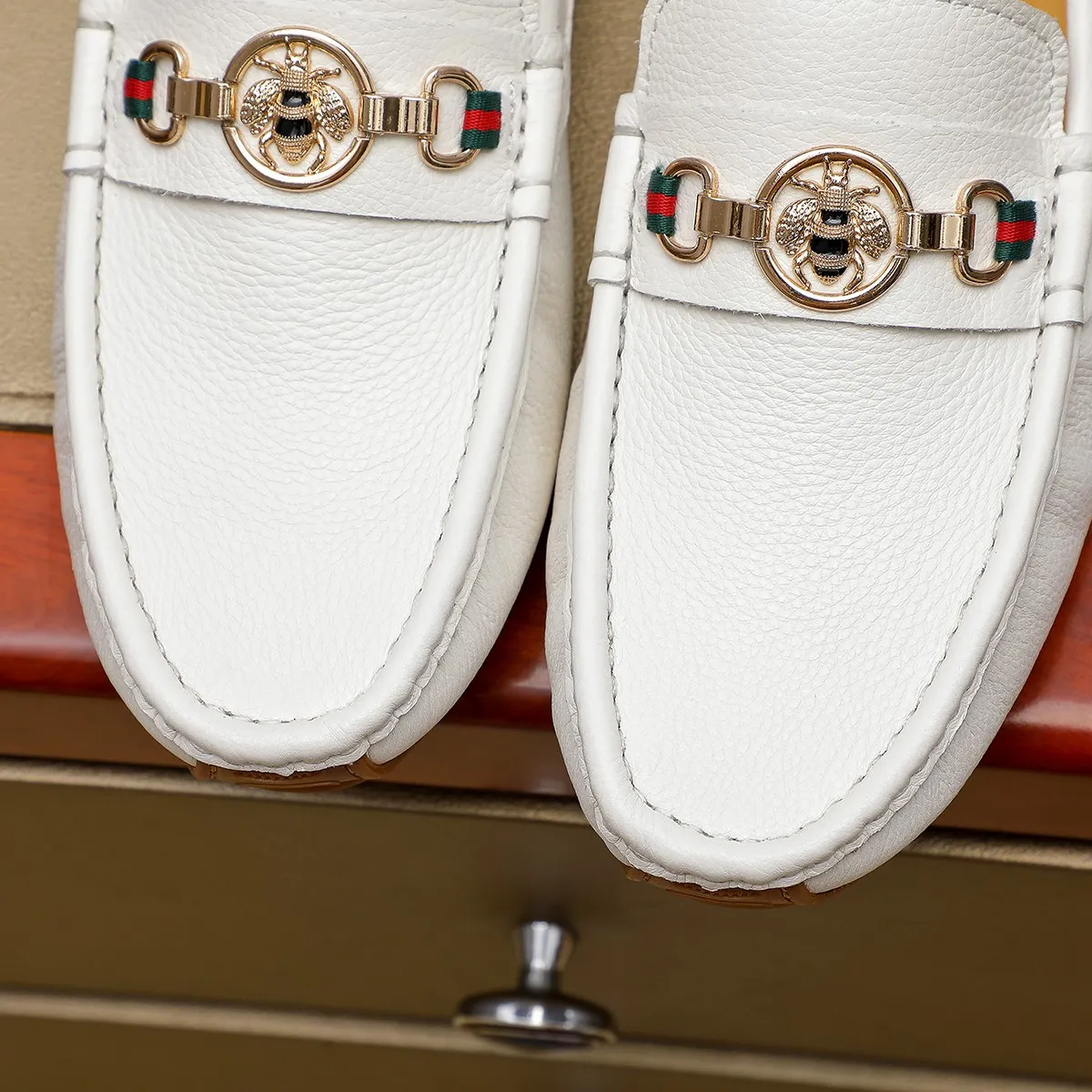 Men's shoes💰380💰🕷🕷️【 GUCCI 】Gucci's best-selling trendy men's casual slip-on shoes 🇨🇳Official website original 1:1 mold 💯Original quality, fine workmanship ☘Fashionable and versatile, perfect shape, comfortable on the feet 🍓Trendy men's recommended model, imported cowhide on the top layer 🎋High-quality pigskin lining, rubber wear-resistant and non-slip outsole, high-end atmosphere, worth owning 🍉Optional 38-44